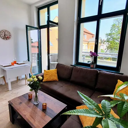 Hogulu Haus 1, 13 *