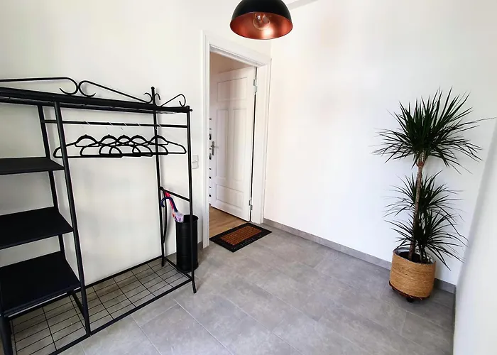 Hogulu - 2 - Raum - App 13 Mit Balkon Im Herzen Der Altstadt * Brandenburg (Brandenburg an der Havel)